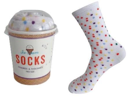 En strømpe pakket i et isbæger, derfor navnet Ice cream.
